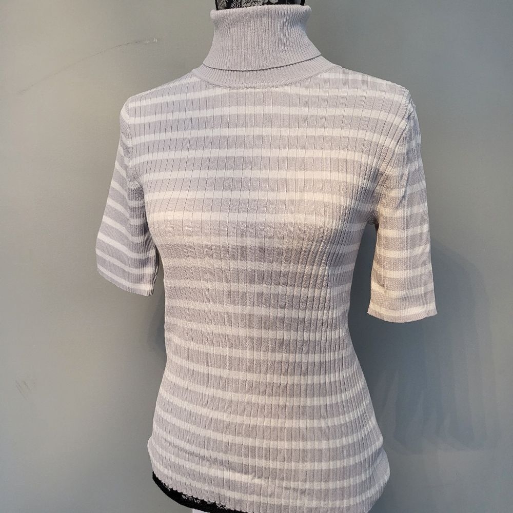 Jones New York  Turtle neck S size